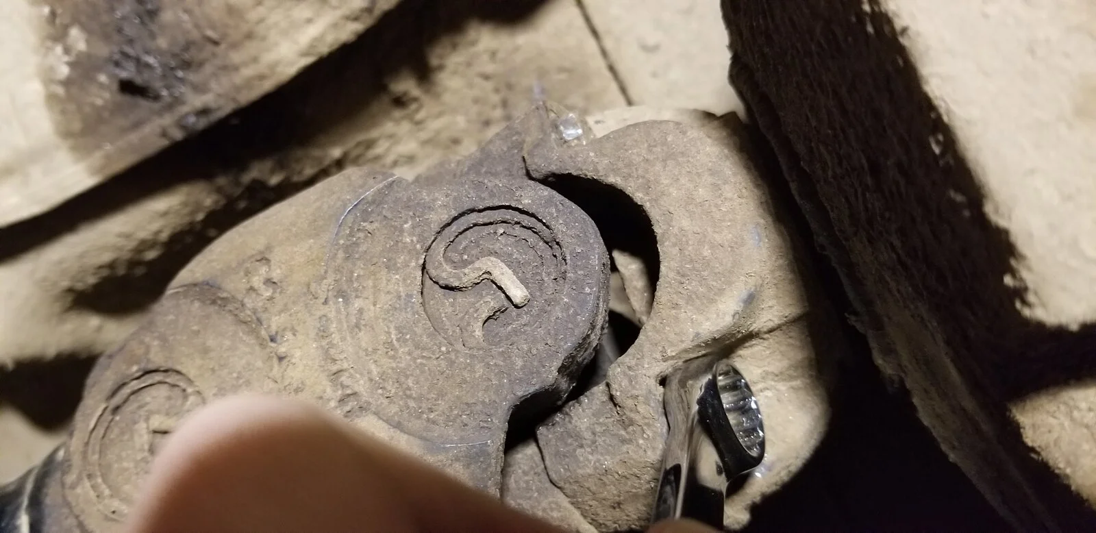 rDSyokebolts03.webp