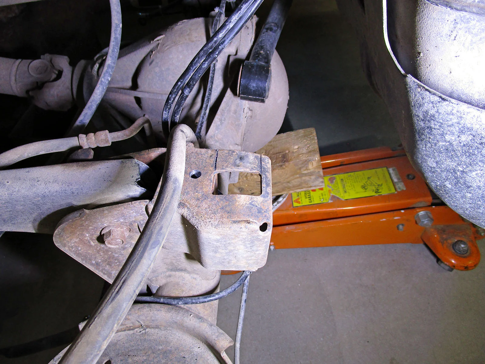 Rear_Track_03.jpg