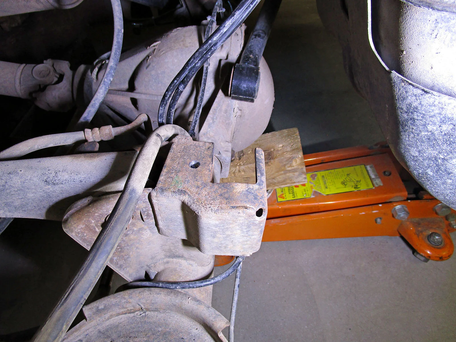 Rear_Track_04.jpg