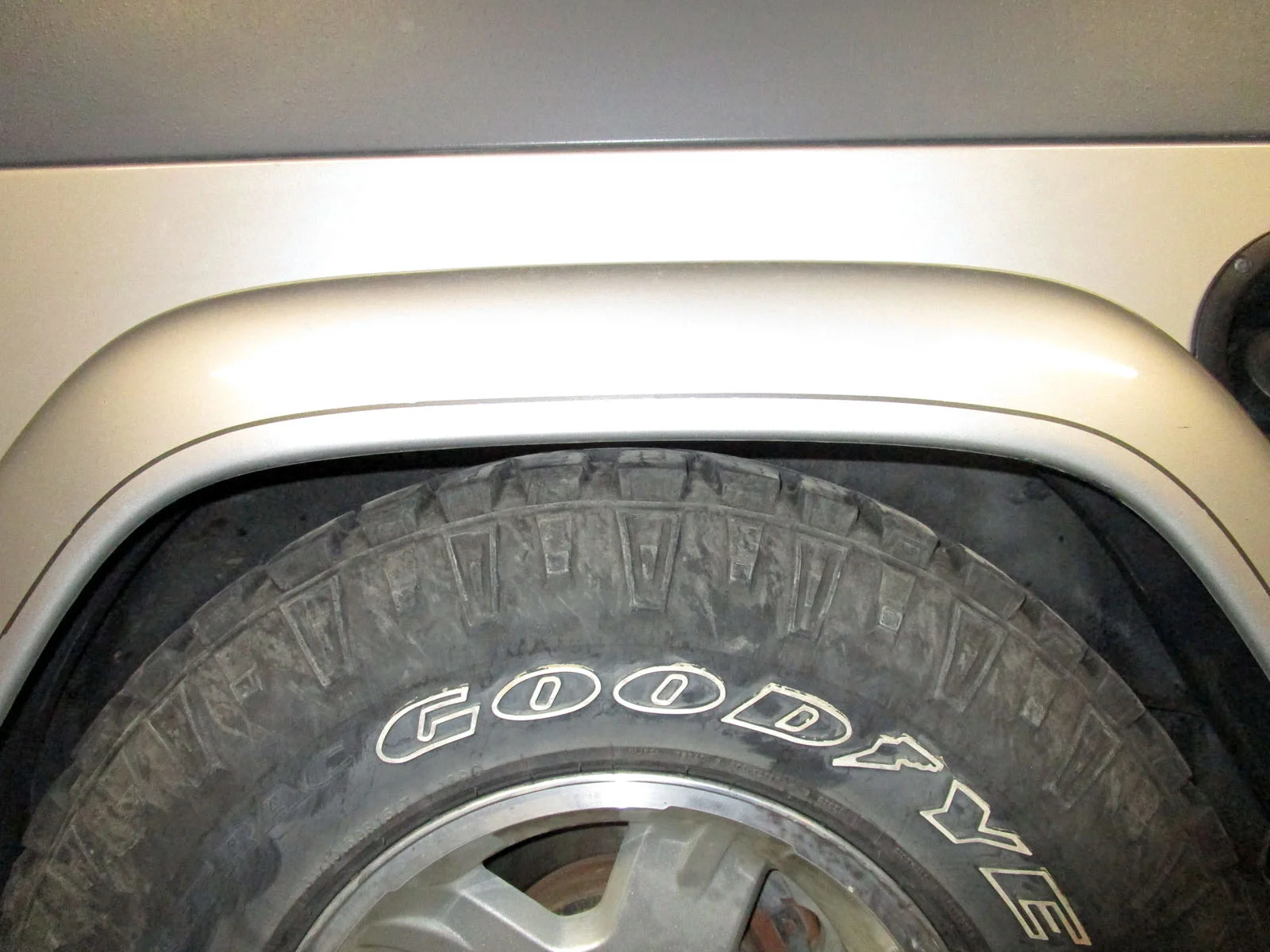 Rear_Tuck_01.jpg