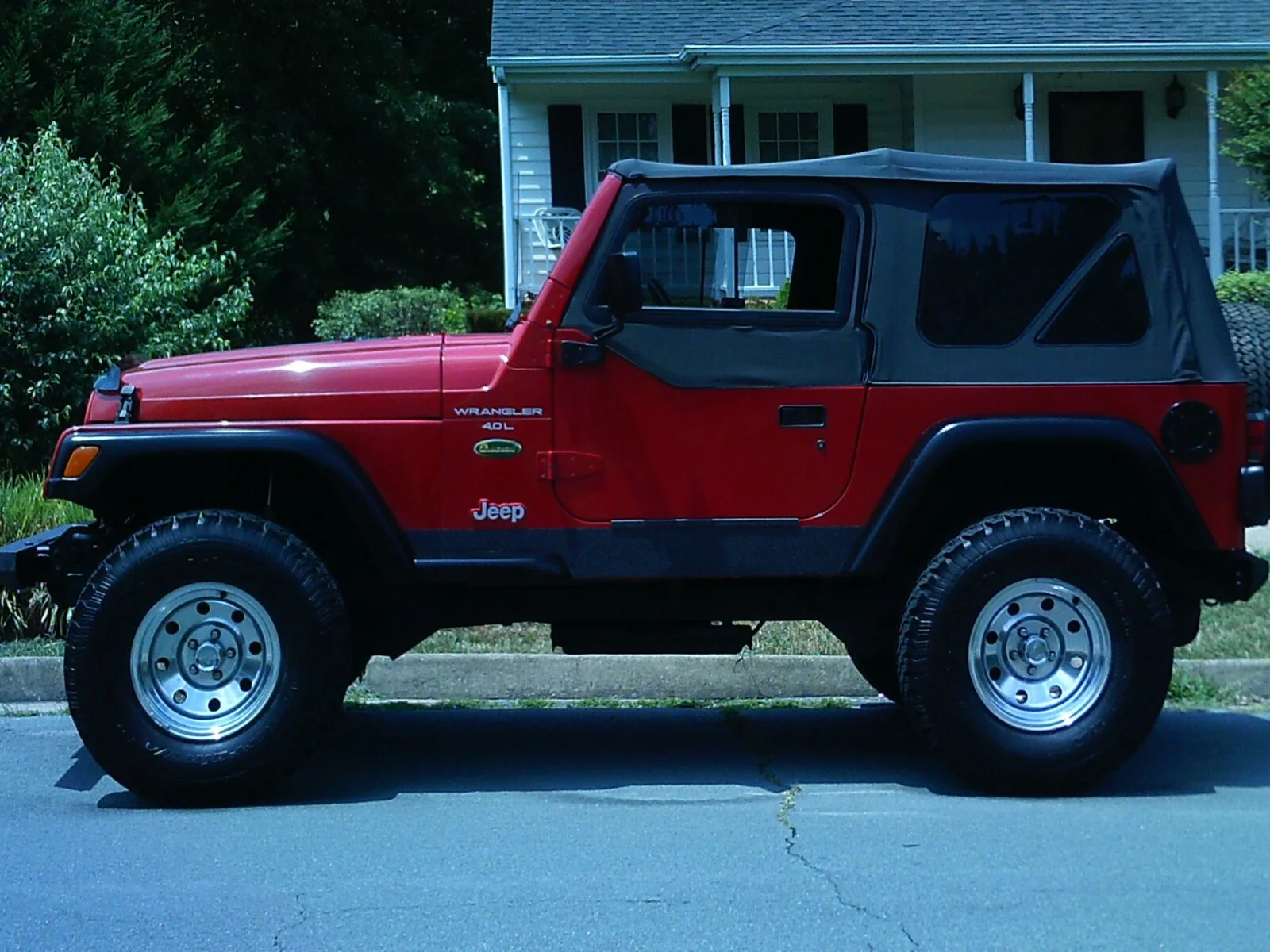 RED JEEP on 32s.webp