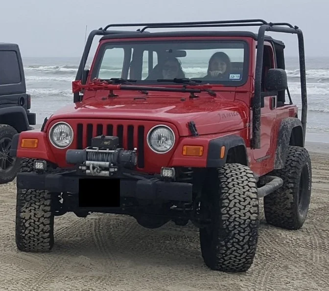 RED JEEP.webp