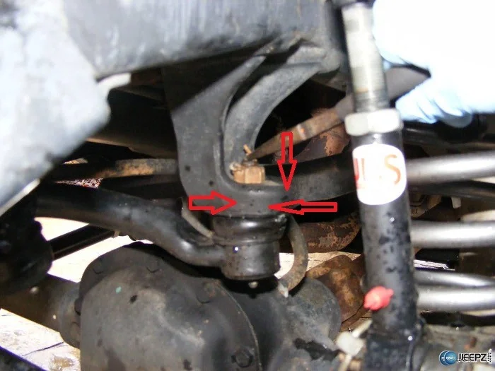 remove-pin_jeep_trackbar_install.webp