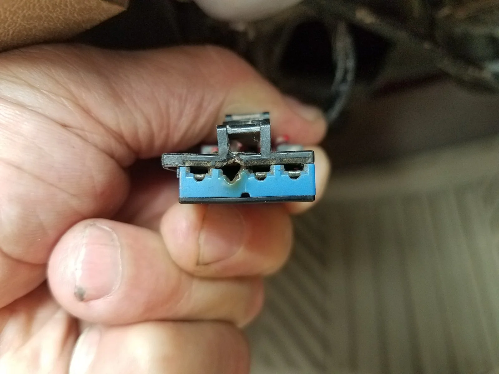 Resistor connector.webp