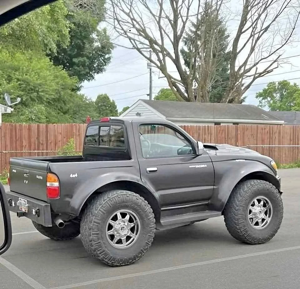 SHORT bed Toyota.webp