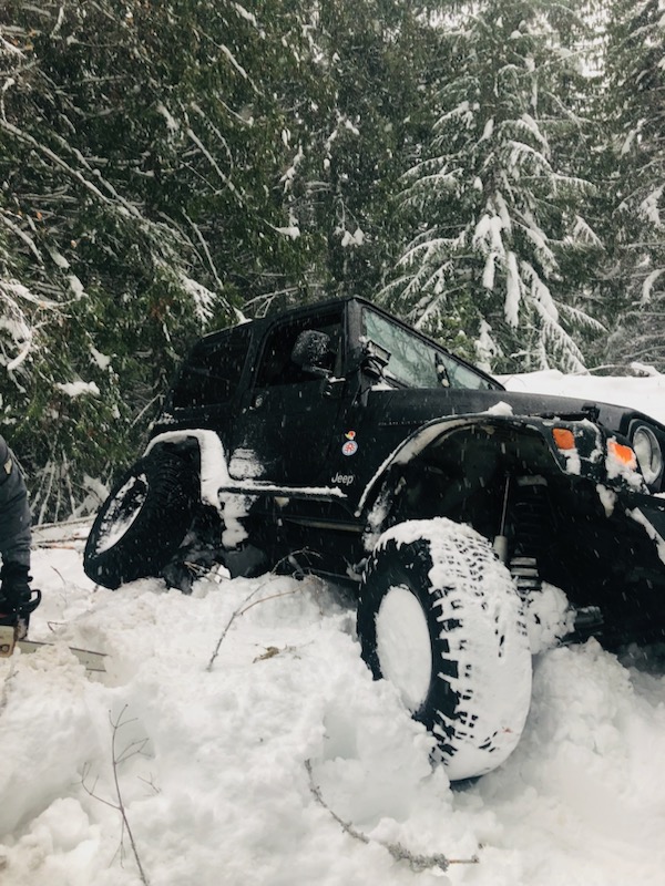 Snow Jeepin.jpg