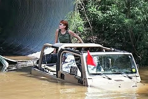 sunk jeep (2017_11_20 00_38_12 UTC).jpg