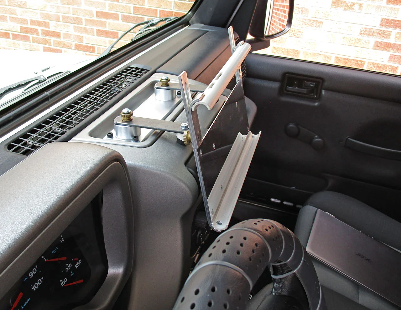 Tablet_Holder_11.jpg