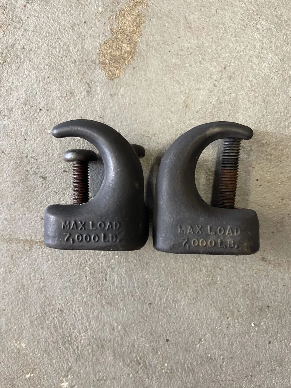 tow hooks.webp