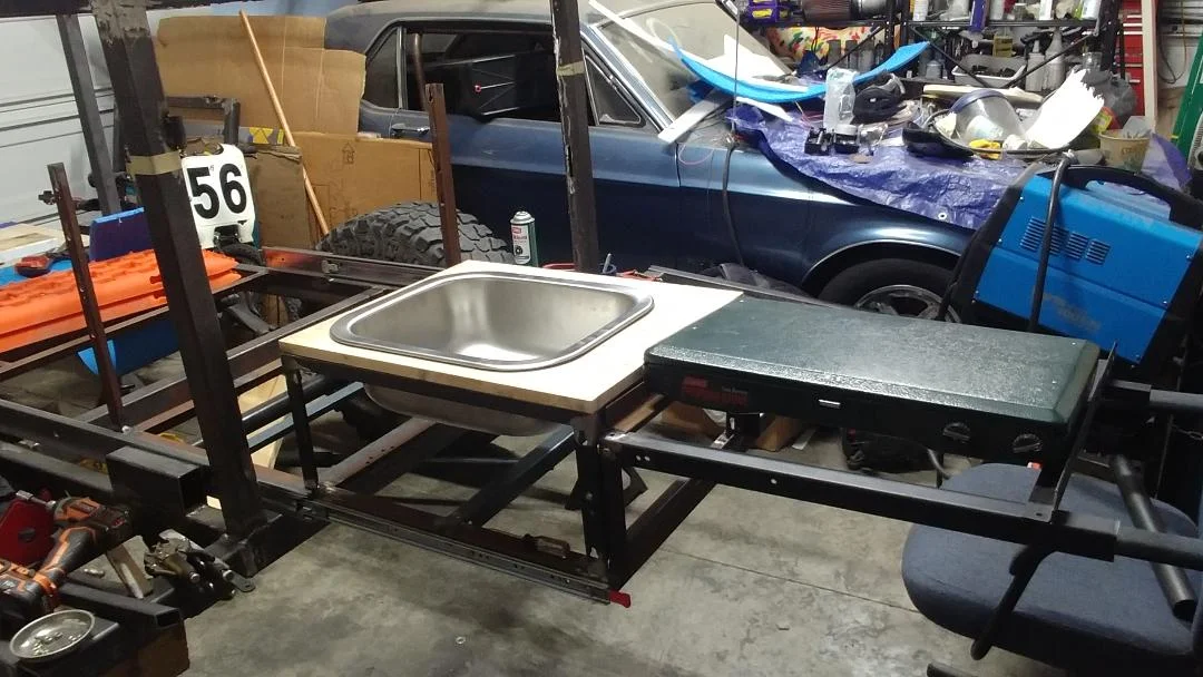 trailer_kitchen2.webp