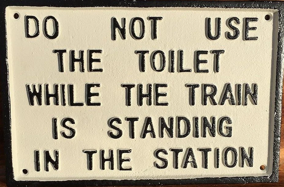 train_sign-3617402.webp