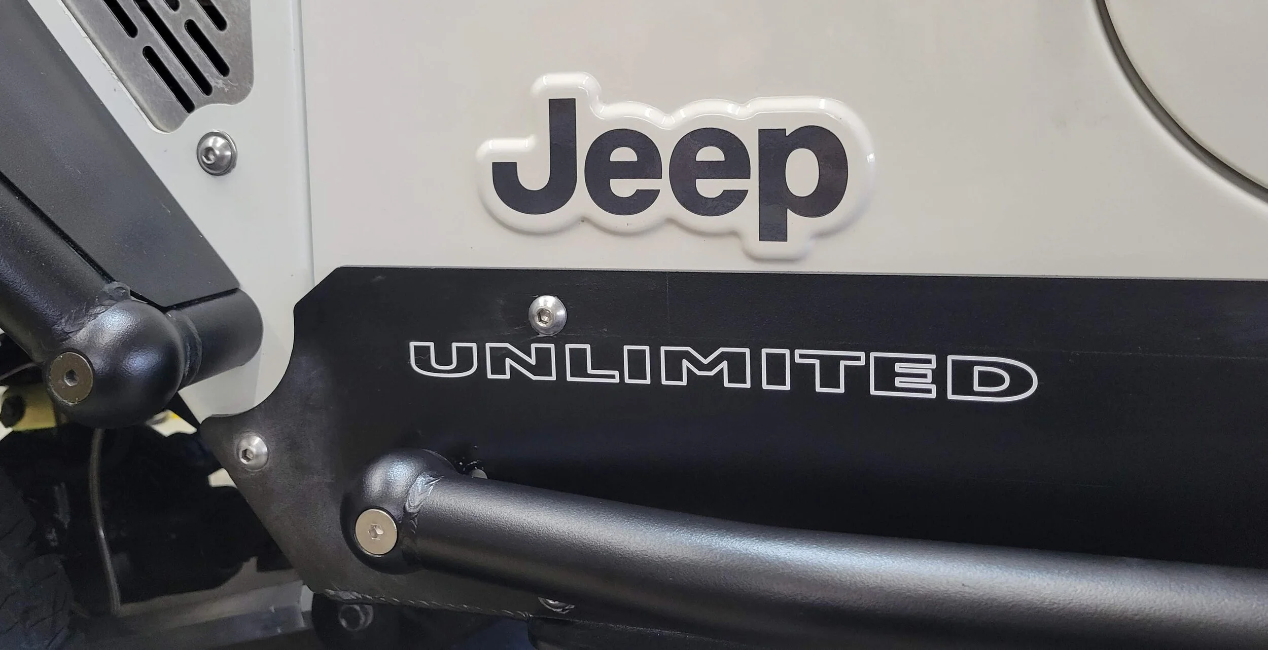 UNLIMITED ON JEEP.webp