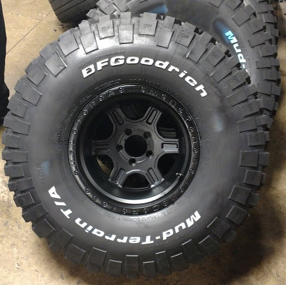 wheel and tire for dads jeep.jpg