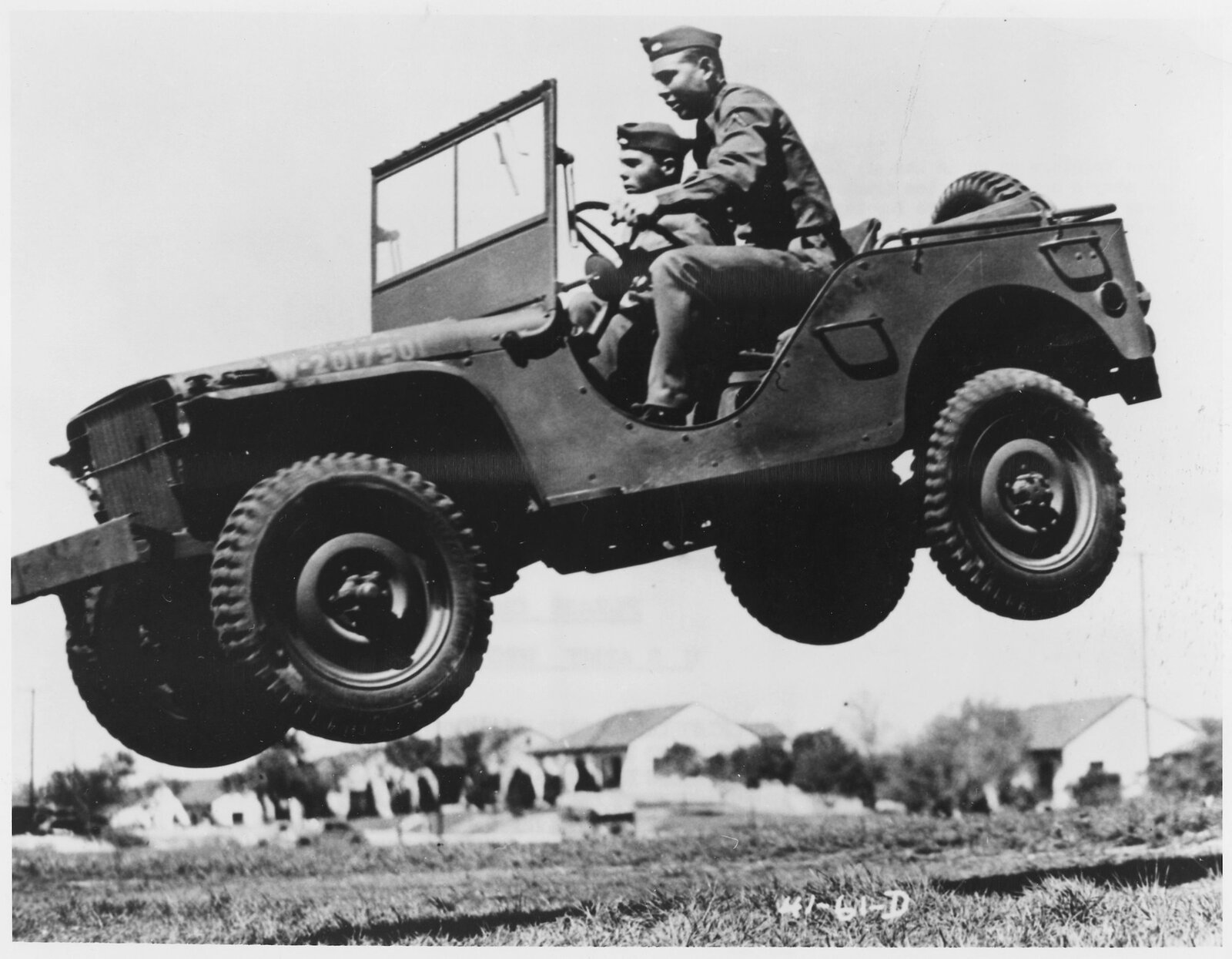 Willys-Jeep-WW2-1.jpg
