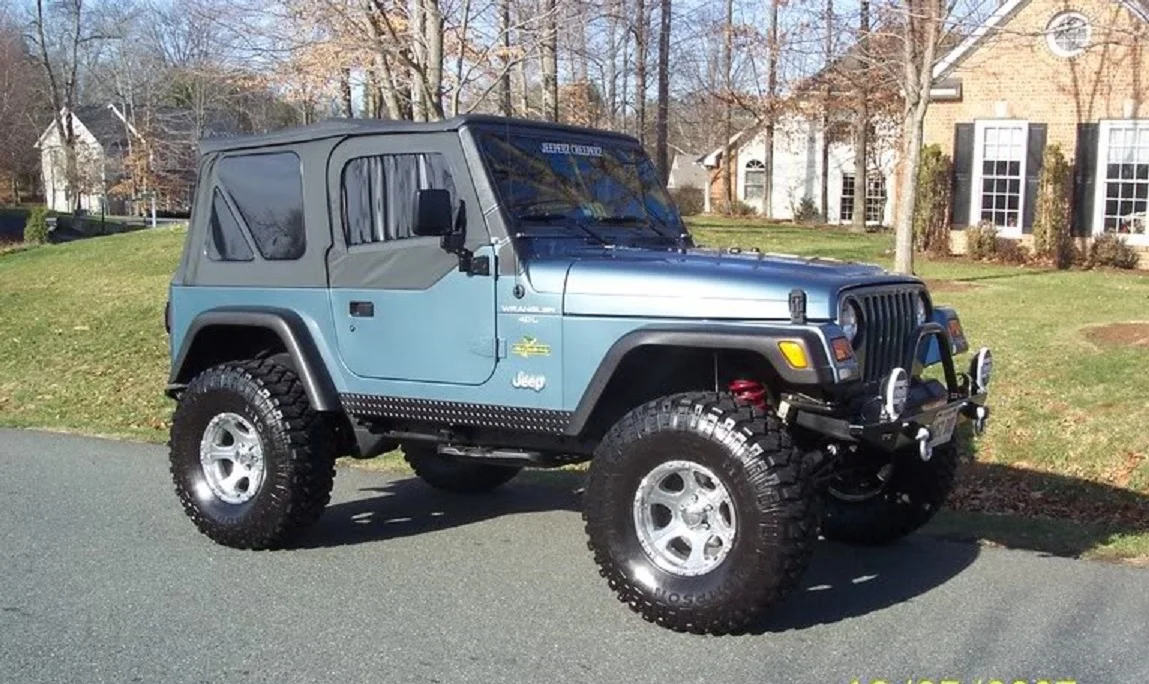 XMAS JEEP (2).webp