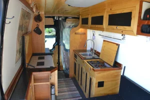 Interior 1.jpg