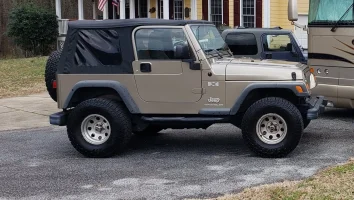 04jeepBL001.webp