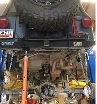 Jeep w rear axle dropped.jpg