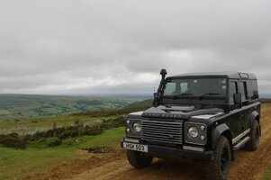 land rover.JPG