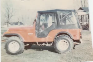 74 Jeep on Tru-Tracs and white spoke wheels.jpg 74 Jeep on Tru-Tracs and white spoke wheels.jpg