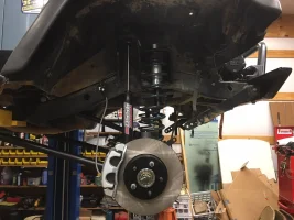 Jeep front axle in w TF lift Feb2018.webp