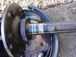 Dana 35 bearing worn shaft.png