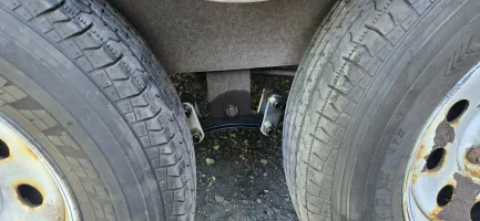 trailer shackles .webp