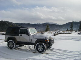 Jeep Snow.jpg