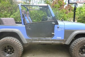 CJ7BestopHalfDoorOnTJ.jpg